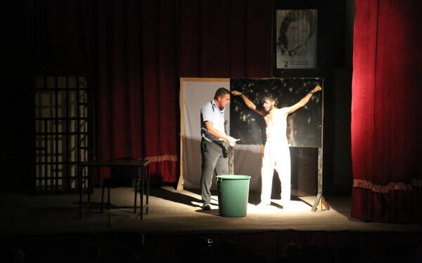 Festivalde Baas konulu oyun