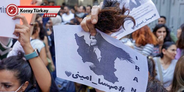 ‘Mahsa’dan sonra artık her şey bir saç teline bağlı’