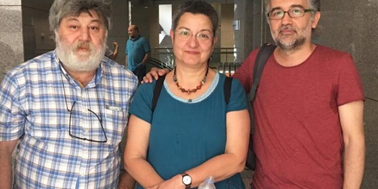 Nöbetçi yayın yönetmenleri yargılanıyor