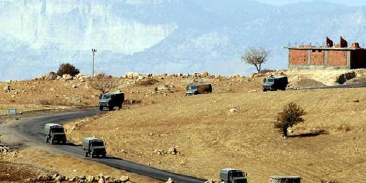 Çatak’taki çatışmada yaralanan asker yaşamını yitirdi