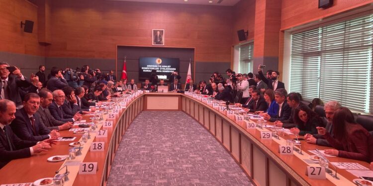 Güzel’in vekilliğinin düşürülmesi için toplanan komisyon basını istemedi