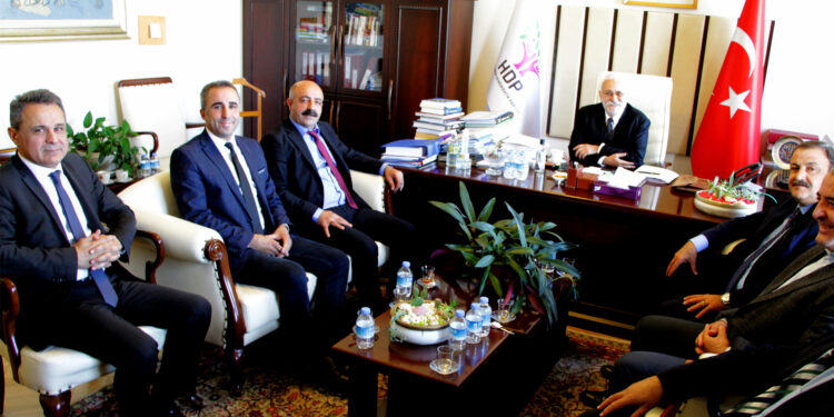 Alevi kurumları HDP Meclis Grubunu ziyaret etti