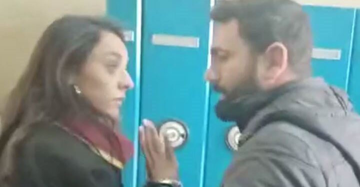 Ankara’da polisler duruşmaya silahla girdi