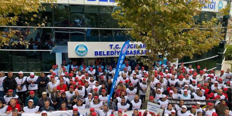 Avcılar Belediyesi’nde işçiler greve çıktı