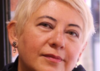 diktatör gitti, yaşasın diktatör