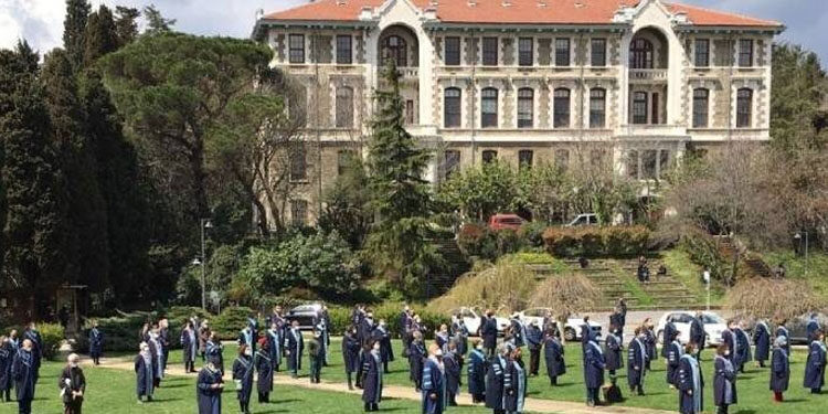 Kayyum yönetiminden yeni yasak: Mezun kutlamasına izin verilmedi