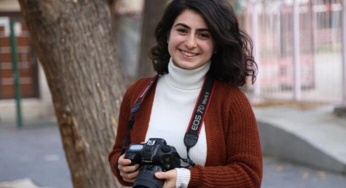 Gazeteci Değer darp edilip, ters kelepçeyle yerde sürüklendi