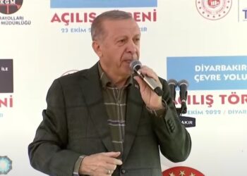 Erdoğan Diyarbakır’da HDP’yi hedef gösterdi