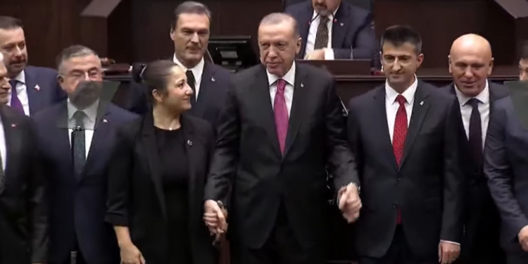 Erdoğan’dan ırkçı ve cinsiyetçi söylemler