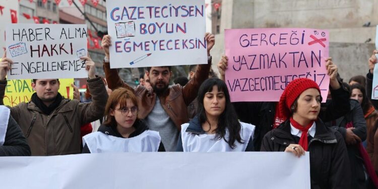 AYM sansür yasasının iptalini görüşecek