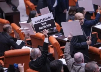 ABD’den AKP’li vekile yanıt: Bizde benzer sansür yasası yok