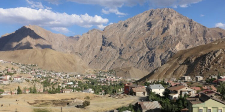 Ekonomik kriz ve savaş politikaları: Hakkari’de 182 esnaf kepenk kapattı