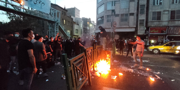 İran İnsan Hakları Örgütü: Eylemlerde 185 kişi katledildi