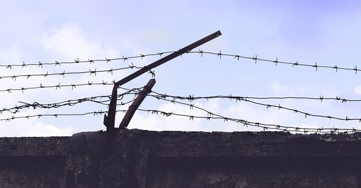 İran cezaevlerinde isyan yayılıyor