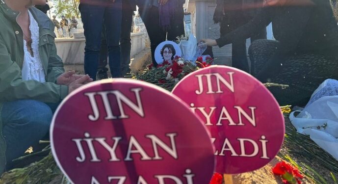 Akarsel, ‘Jin, jiyan, azadî’ sloganıyla uğurlandı