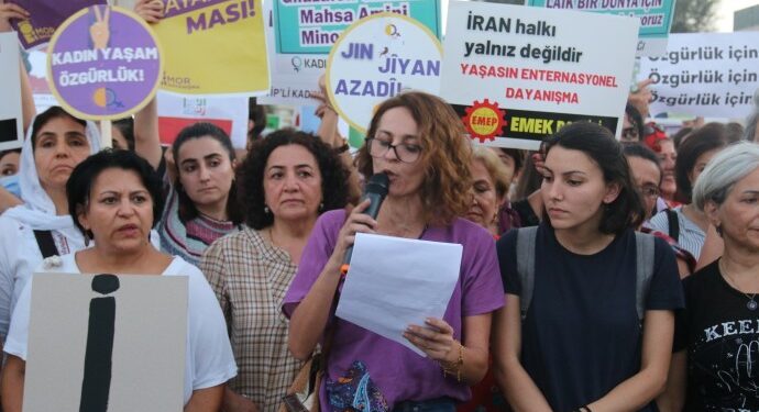 İzmir ve İstanbul’da Jîna eylemi