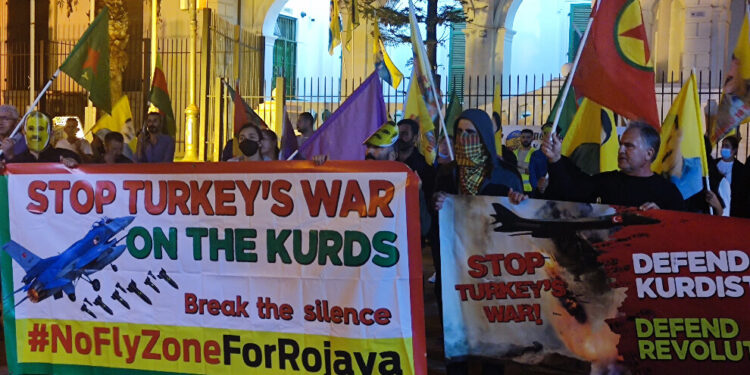 Türkiye’nin kimyasal kullanımı Avrupa’da protesto edildi