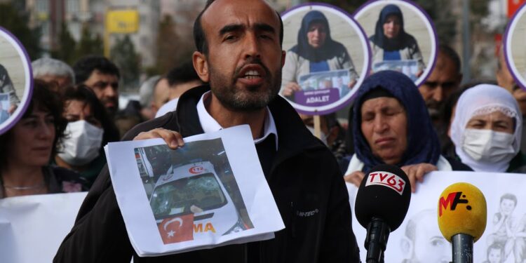 Şenyaşar ailesi 1 buçuk yıldır adliye önünde