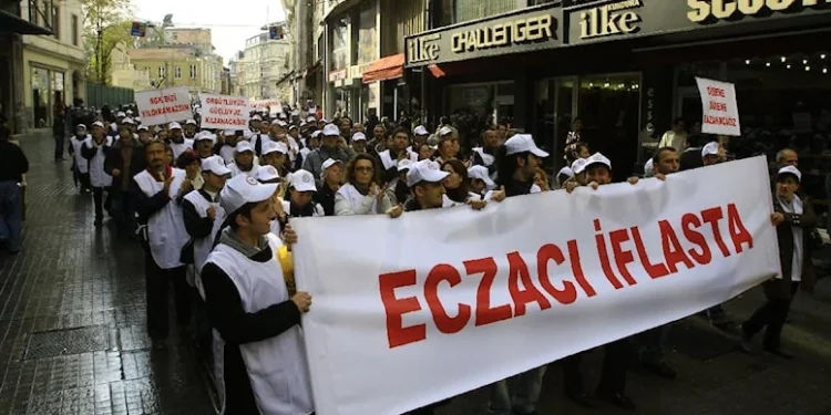 Ertelenen eczacı mitingi 27 Kasım’da