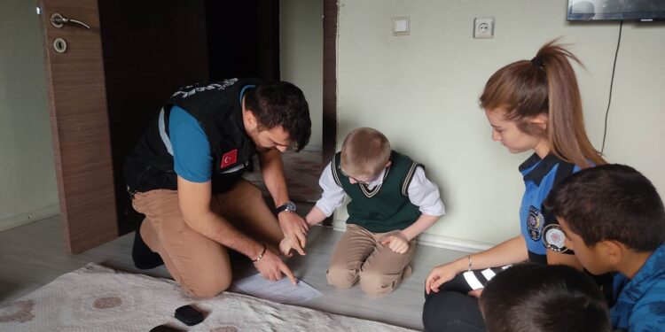 Yüksekova’da polisten ‘fişleme’ uygulaması!