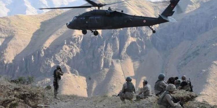 Zap’ta helikopter düşürüldü