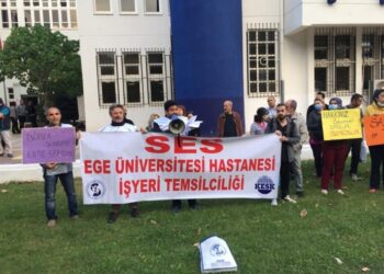 Sağlıkçılar ek ödeme için iş bıraktı