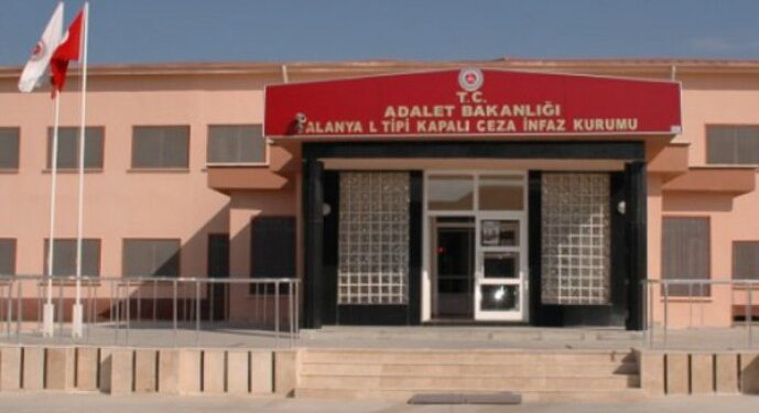 Cezaevi müdüründen ‘sizi adam edeceğiz’ tehdidi