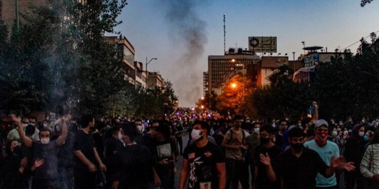 Jîna Emînî protestolarında 215 kişi katledildi