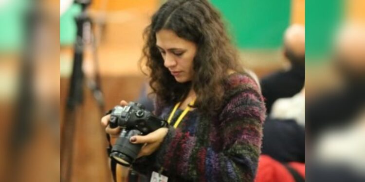 Gazeteci Ağgöz’e 5 saatin sonunda bebeğini emzirme izni verildi