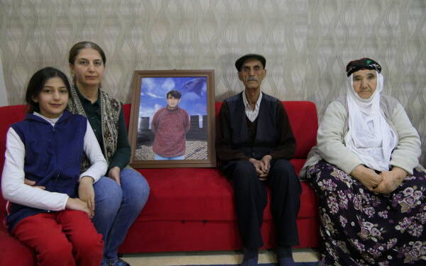 İmralı’da tutuklu Aktaş’ın babası yaşamını yitirdi: Avukatlar başvuru yaptı