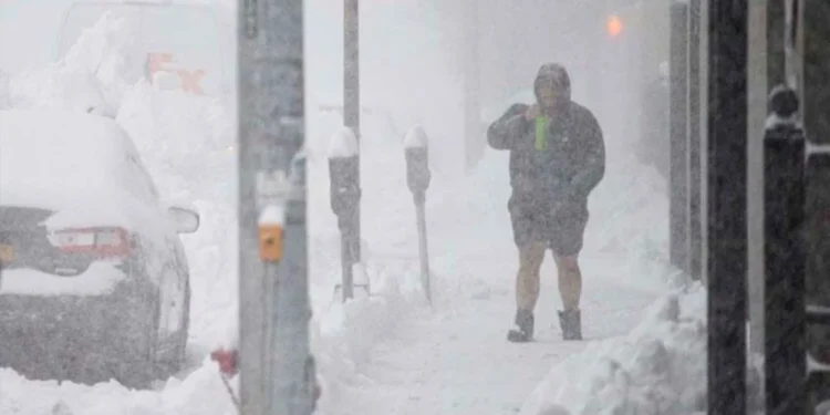 Kar temizleyen iki kişi hayatını kaybetti
