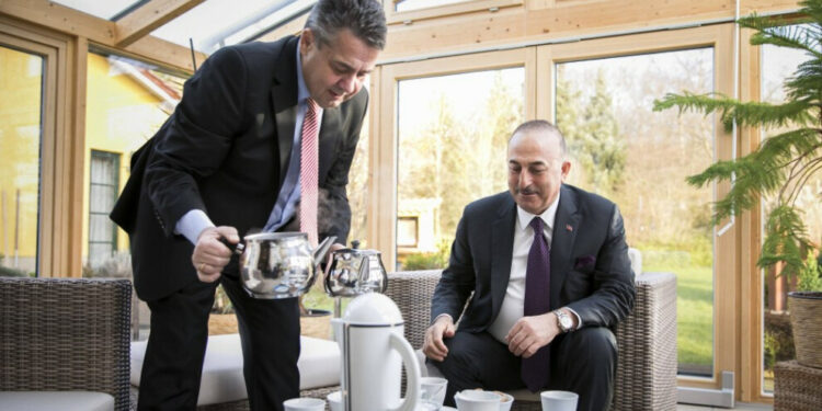 Kürtlere yönelik her saldırıda Berlin-Ankara hattı hareketleniyor