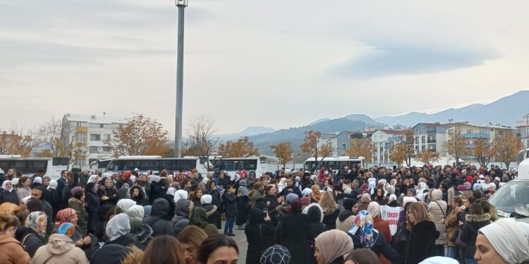 Yeşim Tekstil’de 4 bin 500 işçi greve çıktı