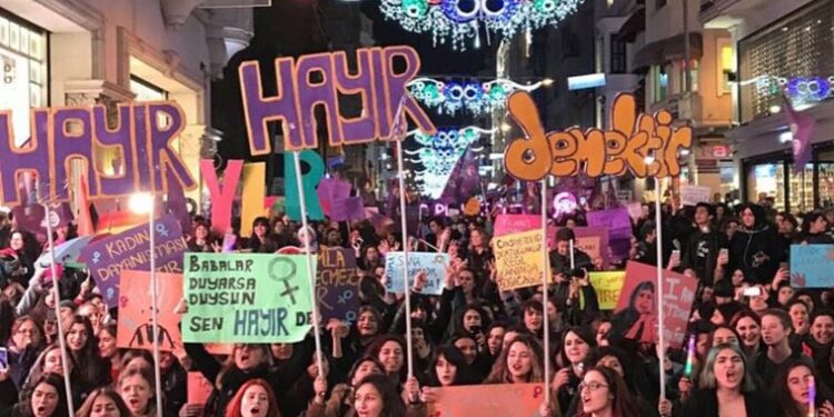 Kadınlara Taksim yasağı: 25 Kasım’da her sene olduğumuz yerde