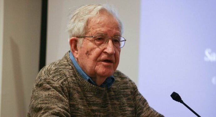 Chomsky’den Fincancı ve Kürt gazetecilere: Size saygı duyan binlerce insan var