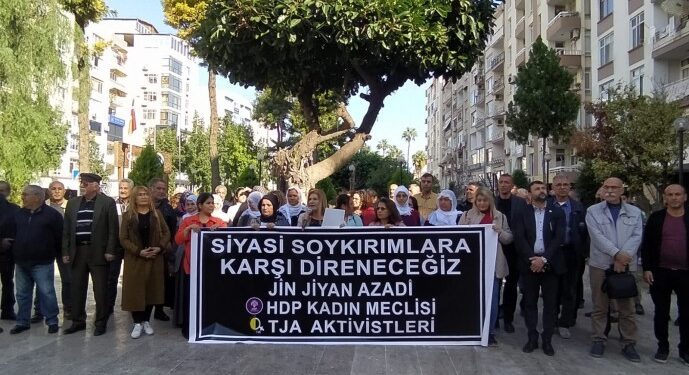 Gözaltındaki TJA’lı kadınlar için birçok kentte eylem