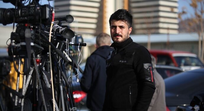 Tutuklu gazeteciler haber yapmaya devam ediyor: Radyo yok, gazete yok