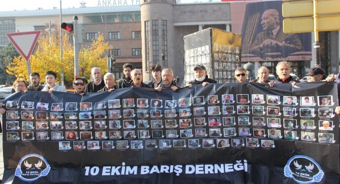 Ankara Gar Katliamı’nda yaşamını yitirenler anıldı