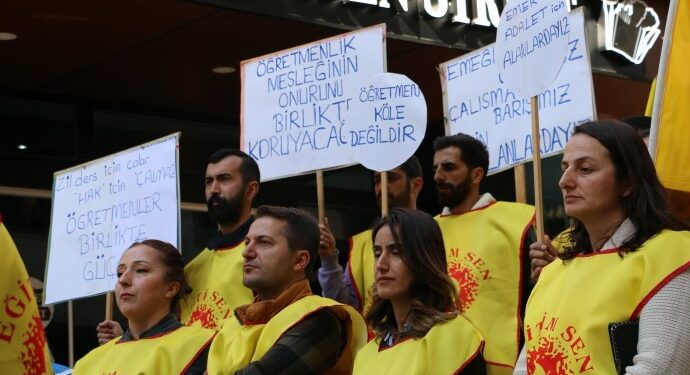 Eğitimciler tüm kentlerde grevde: Emekçiyiz, köle değiliz