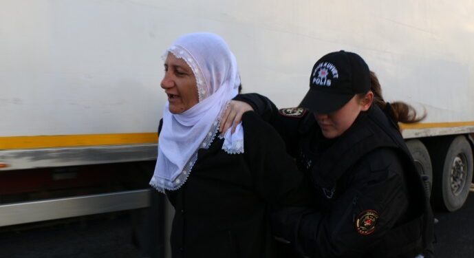Calıhan’ın tahliyesi esnasında zılgıt çekenlere polis saldırdı