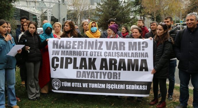 Otelde çalışan kadın işçiye çıplak arama dayatması