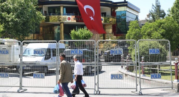 Kayyumdan satılık belediye