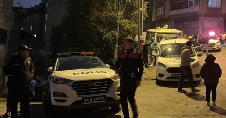 Bir evde üç kişi ölü bulundu