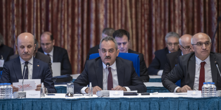 Öğrencilere ücretsiz yemek verilsin teklifi AKP-MHP oylarıyla reddedildi