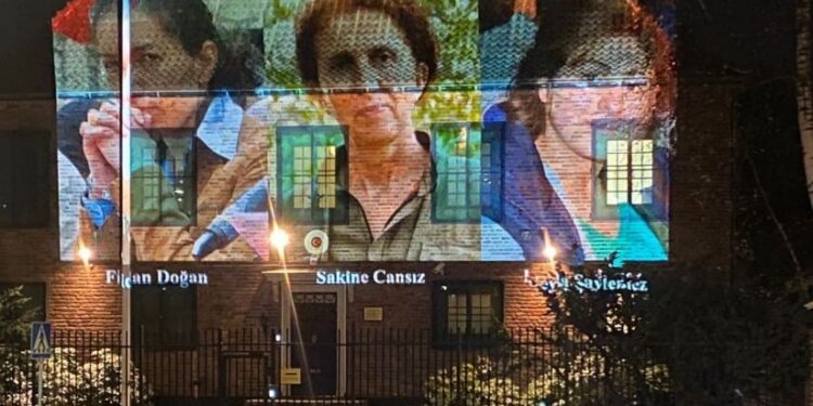 Türkiye Büyükelçiliği önünde eylem