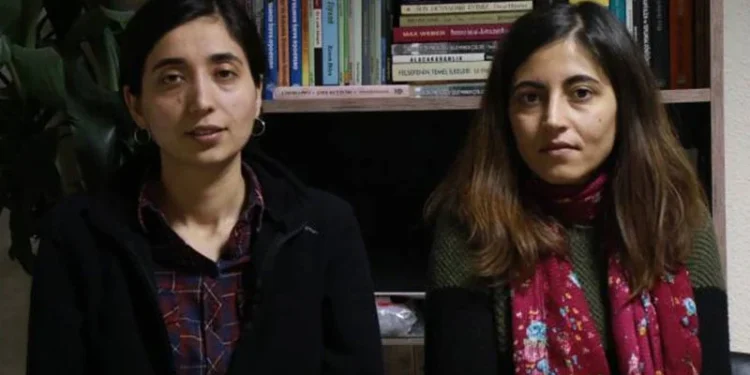 Gazetecilerin işkence tutanağı ısrarına polisin cevabı: Duvara yazın