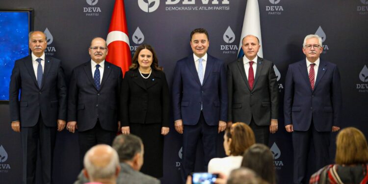 Sivas Katliamı’nın faillerini savunan avukat DEVA’ya katıldı