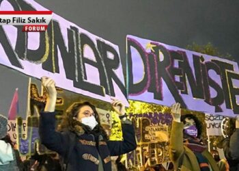 Bu hikâye ejderhaların ve kelebeklerin hikâyesidir!