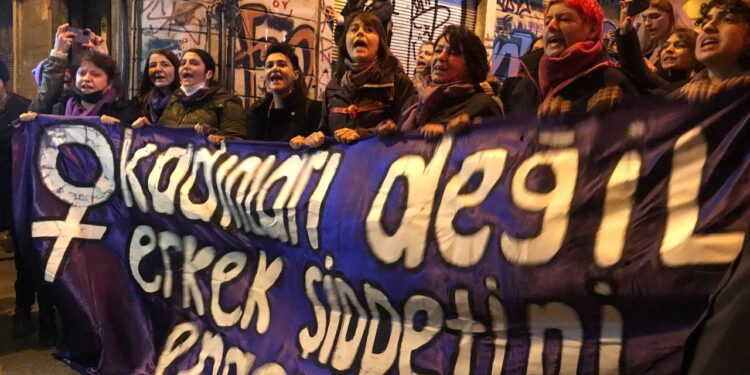 İstanbul, İzmir ve Ankara’da 25 Kasım: Kadınları ne barikatlar ne de gözaltılar engelledi