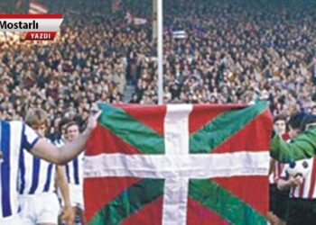 Bayrakları bayrak yapan (bazen) yeşil sahalardır